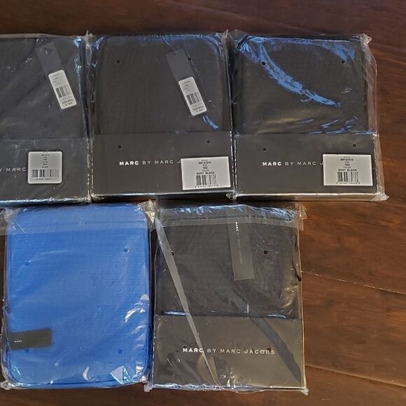 Marc by Marc Jacobs tablet case - Picture 2 of 6